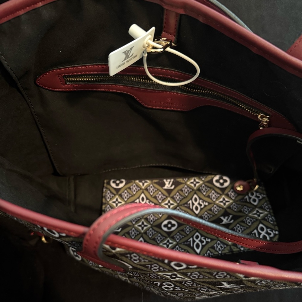 Unique Stylish Patterned Monogram Tote - image 4